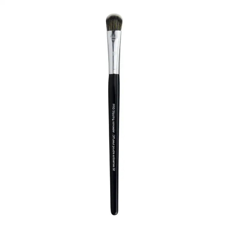 Flat Head Concealer Brush – Precision Full Coverage Application
