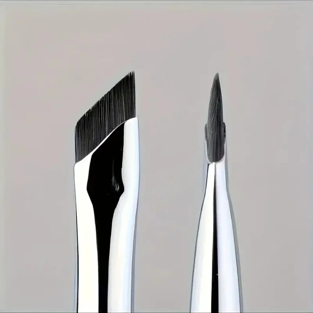 Angled Eyebrow & Eyeliner Brush