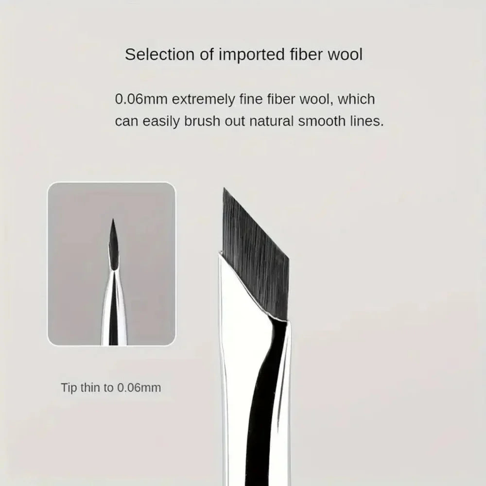 Angled Eyebrow & Eyeliner Brush