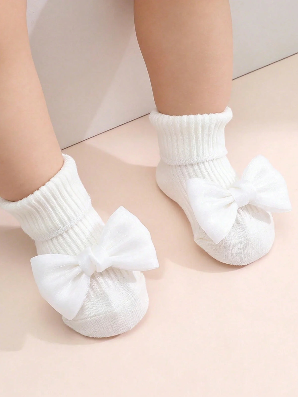 Soft Cotton Baby Girls' Socks with Bow – 4 Cozy Pairs for Tiny Feet