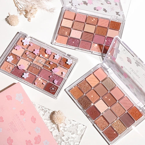 20-Color Eyeshadow Palette – Glitter, Shimmer & Matte Finishes for Every Look