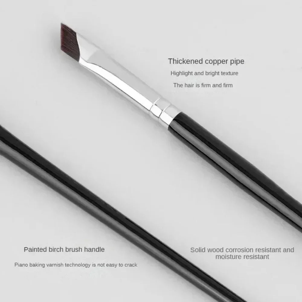 Angled Eyebrow & Eyeliner Brush