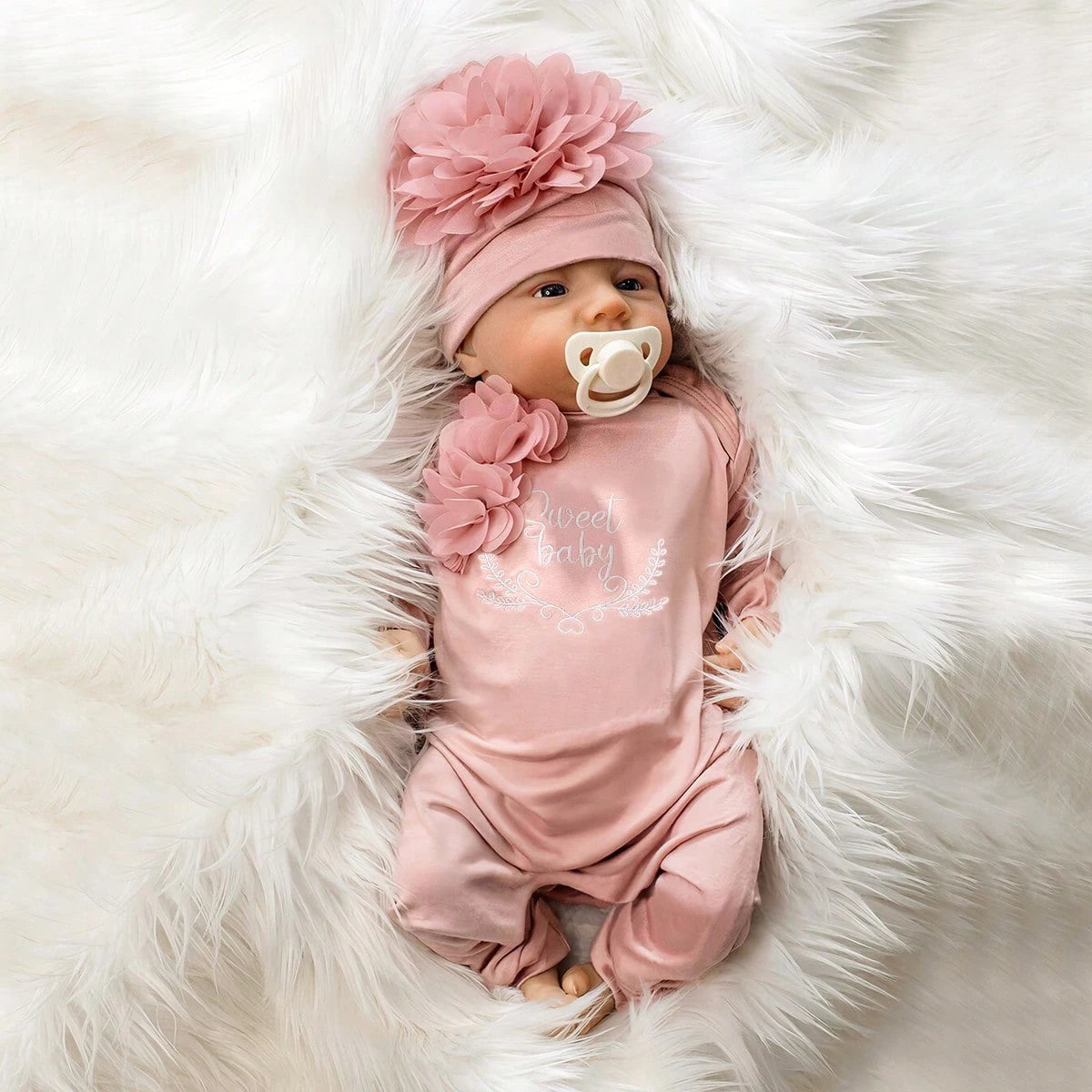 Charming Newborn Floral Cotton Rompers with Matching Hat - Perfect 2-Piece Set for Your Little Princess