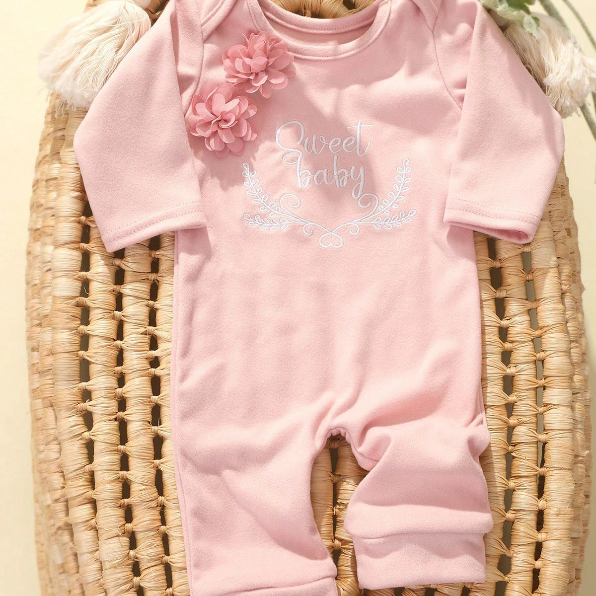 Charming Newborn Floral Cotton Rompers with Matching Hat - Perfect 2-Piece Set for Your Little Princess